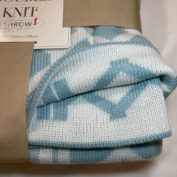 Berkshire Luxurious Double-Knit Throw Blanket Large 50" x 70" NEW WITH FLAWS - Picture 5 of 9